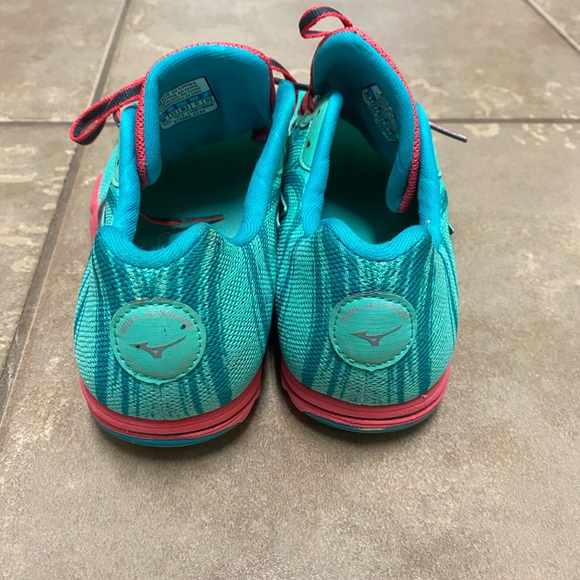 Mizuno Wave Running Shoes - Size 8 - Picture 3 of 5